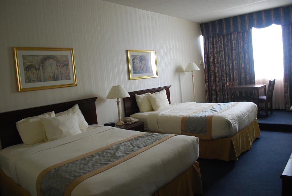 Toronto Plaza Airport Hotel Exterior foto