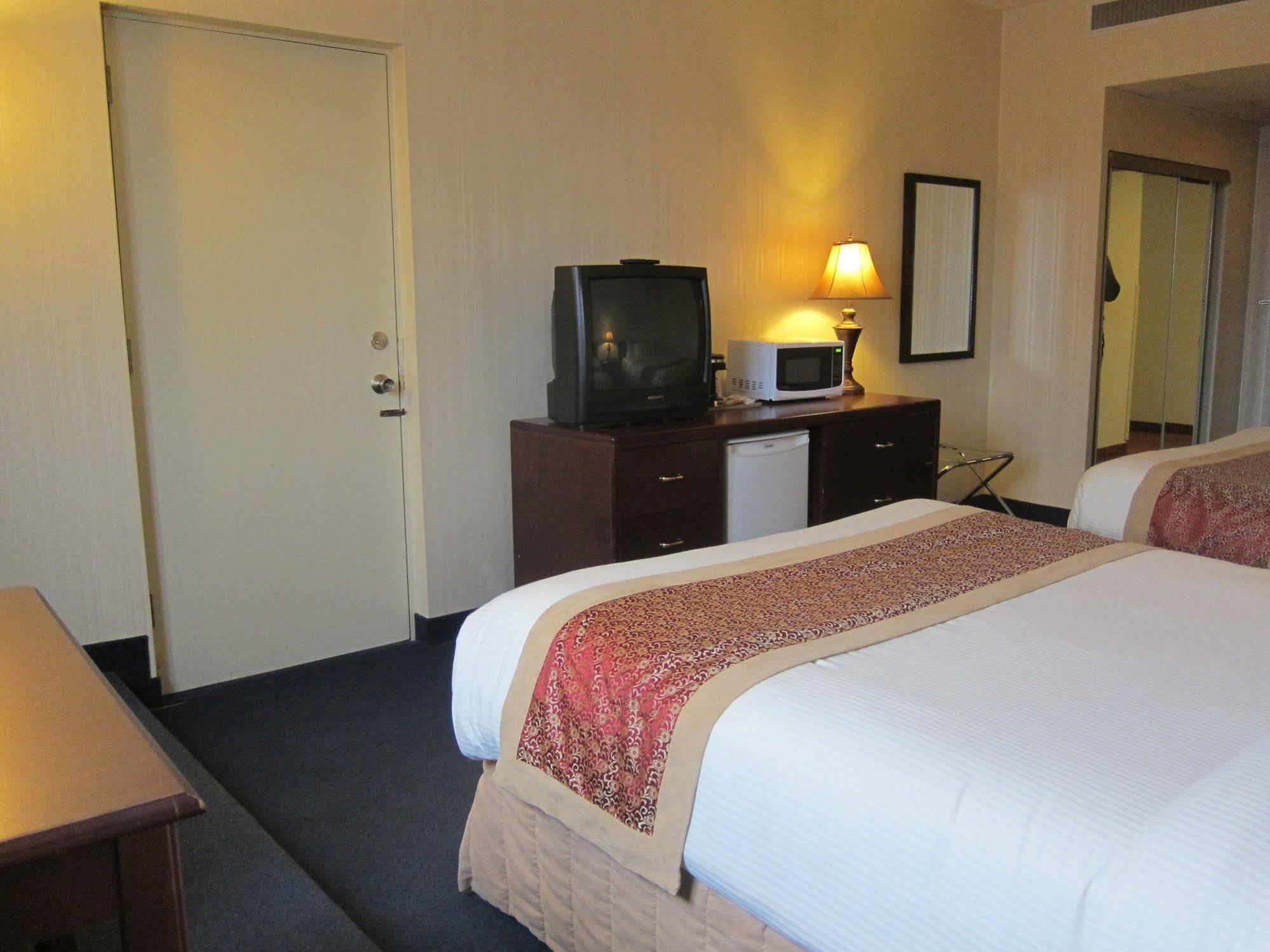 Toronto Plaza Airport Hotel Exterior foto